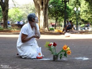 Teatro no Centro de São Paulo: Espetáculo Risoflora traz relatos e histórias da cultura popular brasileira